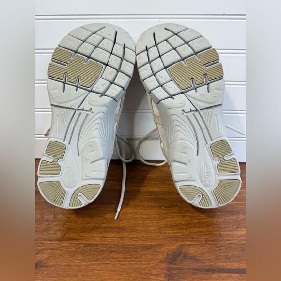 Earth women’s exer-walk, negative heel shoes in Desert butter leather. Size 8D - Picture 7 of 10